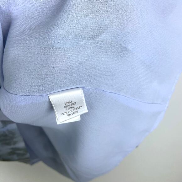 Banana Republic Silk Tank Blouse Flowy Halter Abstract Light Blue Size Medium - Picture 11 of 11